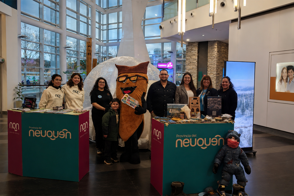 Villa Pehuenia-Moquehue conquistó el Alto Comahue Shopping: tres jornadas de sabores, nieve y consultas que no pararon