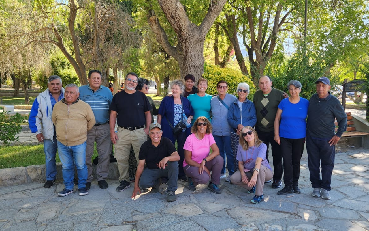 VIAJE A MANZANO AMARGO: LAS TERMAS Y MOMENTOS INOLVIDABLES PARA EL GRUPO DE PERSONAS MAYORES DE VILLA PEHUENIA MOQUEHUE
